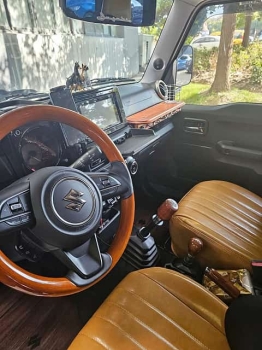 Nội thất gỗ tự nhiên Suzuki Jimny